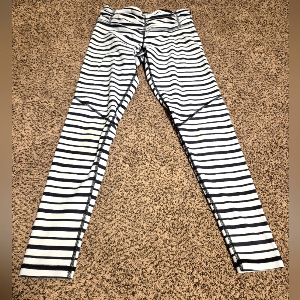 Chill By Will black & White striped leggings